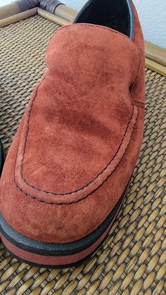 Hush Puppies suede loafers Size 2M Has scuffs see pictures Suede Slip-ons With Round Toe And Suede Lining, Hawthorne Flower, Reversible Vest, Elephant Pendant, Suede Loafers, Hush Puppies, Hush Hush, See Picture, Loafers Men