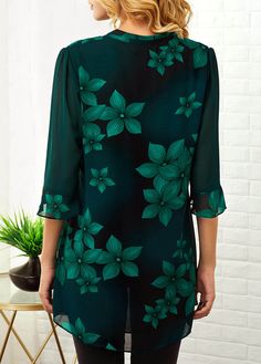 Stylish Tops For Women, Large Floral Print, Trendy Tops For Women, Trendy Fashion Tops, Elegant Blouses, Floral Print Blouses, Print Blouse, Trendy Tops, Button Detail