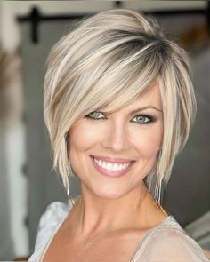 Shaggy Bob For Fine Hair Choppy Hairstyles Over 50, Short Hairstyle Women Plus Size, Long Pixie Hairstyles For Fine Hair, Short Choppy Bob For Fine Hair, Creative Hair Color Short, Short Hair No Bangs, Layered Bob With Bangs Over 50, Short Hairstyle Women 2024