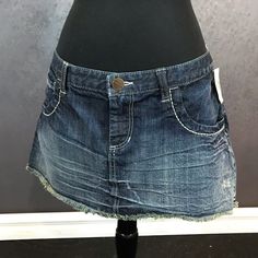 Adorable Denim Skirt From Maurice’s. Brand New With Tags. Size 13/14. 90s Fashion Mini Skirt, Vintage Short Skirts, Casual Medium Wash Skort With Frayed Hem, Casual Dark Wash Denim Skort, Casual Denim Blue Skort With Frayed Hem, Casual Dark Wash Cutoff Skirt, 2000s Denim Skirt Outfit, Cute Jean Skirts, Cute Long Skirts