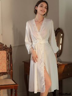 Olivia Mark - Lightweight Bridal Kimono Robe for Bridesmaids, Ideal for Wedding Morning – Elegant and Sexy Long Kimono Bathrobe Robe For Bridesmaids, Bridal Kimono Robe, Kimono Bathrobe, Bridal Kimono, Wedding Morning, Digital Marketing Strategies, Ppc Advertising, Bridesmaid Robes, Long Kimono