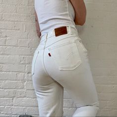 Bought Brand New For $100 But Only Worn A Handful Of Times!! Raw Hem Cuff With A Straight Leg Look Size 26 But Could Fit 24-26 Fitted White Bottoms For Everyday, Trendy White Levi's Jeans, Fitted White Levi's Jeans, Classic White Levi's Bottoms, Levi's White Straight Leg Jeans, White Fitted Levi's Jeans, Levi's White Mid-rise Jeans, White Mid-rise Jeans With Patch Pockets, Levi’s Ribcage Straight Ankle White