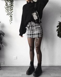 Winter Goth Outfits, Dark Outfits, Looks Black, Alt Fashion, Alternative Outfits, Goth Outfits, Grunge Style, Outfit Inspo Fall