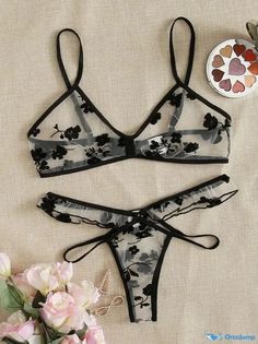 Intimo Victoria Secret, Ootd Dress, Outfits Petite, Velvet Heart, Current Fashion, 2022 Trends, Corset Lingerie, Outfits 2022, Outfits Spring