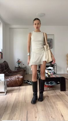 geel tunic Lila Moss Style, Winter Outfits 2024, Outfit Inspo Spring, Nashville Outfits, December 2024, Inspiration Style, Party Girls, Playing Dress Up, Summer Girls