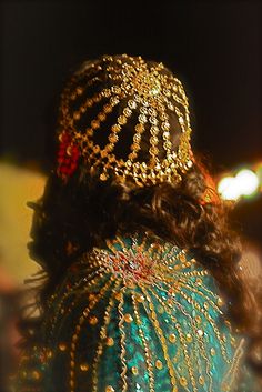 Arabic Jewelry, Desi Wedding, Indian Aesthetic, Gold Jewellery Design, Headdress, Traditional Dresses, Good Skin