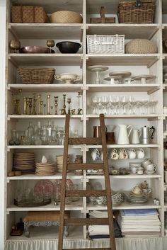 nancy meyers aesthetic, nancy meyers interiors, nancy meyers kitchen, nancy meters decorations Kitchen Restoration, Nancy Meyers, Pantry Design, Humble Abode, Kitchen Inspirations, Interior Inspiration