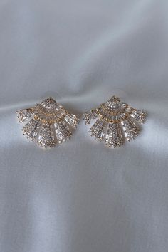 Earrings Fan Jewelry, Fan Earrings, Gorgeous Jewelry, Online Jewelry Store, Pearl Jewelry, Jewelry Stores, Gold Earrings, Fan, Stone