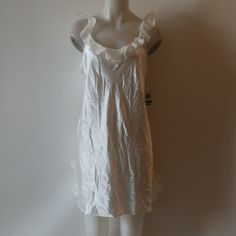 Nwd Womens Morgan Taylor Ivory Nightgown Slip Dress Sz L * Sheer Ruffle Trim Adjustable Straps Material: 100% Polyester Measurements (Flat): Waist: 20" Armpit: 20" Length: 37 .New W/Defects. There Is A Makeup Mark On The Inner Part Of Center. (Not Visible When Being Worn) ..Jnfr_gls_1121-1** Elegant Summer Nightgown For Bedtime, White Feminine Slip Dress For Sleep, White Satin Sleepwear For Bedtime, Elegant Spring Nightgown For Bedtime, White Nightgown For Spring Bedtime, Cream Satin Sleepwear For Summer, Elegant Summer Chemise For Sleepover, Elegant Summer Sleepwear For Sleepovers, Elegant Summer Sleepwear