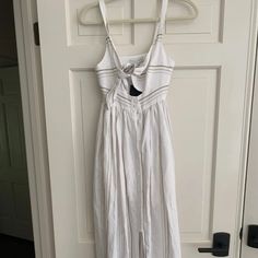 Nwt Shona Joy Ivory & Tan Sleeveless Maxi Dress With Tie In Front Sz 2. Bought From Saks And Doesn’t Fit Me Right. Retail For $285 Daytime Linen Sleeveless Sundress, White Sleeveless Linen Sundress, White Sleeveless Summer Sundress, White Sleeveless Sundress, Sleeveless Linen Sundress For Daytime, Linen Sleeveless Sundress For Daytime, Summer Cream Sleeveless Maxi Dress, Summer Sleeveless Cream Maxi Dress, Cream Sleeveless Summer Maxi Dress