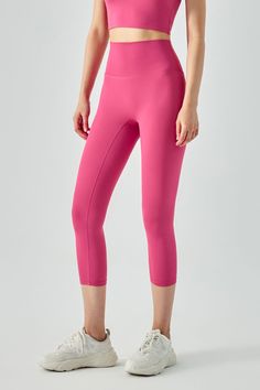 Knus hver treningsøkt med våre klassiske capri-leggings. Det støttende, høye midjebåndet gir maksimal støtte og komfort mens du jobber. Sømløs konstruksjon sikrer fleksibilitet og enkel bevegelse, mens paneldetaljer skaper en flatterende passform.
Perfekt for yoga, treningsstudio, løping, enhver form for trening eller daglig bruk

Funksjoner:


Sømløs og høy midje


Ingen sidesømmer


Støttende linning
Skulpterer, løfter og glatter
Super stretchy, én størrelse passer alle. ikke bekymre deg for s Solid Color Medium Support Yoga Pants, Functional Yoga Activewear Mid-thigh Length, Functional Mid-thigh Length Yoga Activewear, Breathable High Stretch Mid-thigh Activewear, Breathable High Stretch Activewear Mid-thigh, Moisture-wicking Mid-thigh Length Activewear For Yoga, Moisture-wicking Mid-thigh Activewear For Yoga, Mid-thigh Moisture-wicking Activewear For Yoga, Solid Mid-thigh Length Activewear For Training