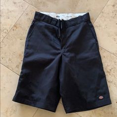 Loose Girl Long Shorts Dickie Shorts Outfit Women, Black Cotton Short Leg Pants, Black Cotton Bottoms With Short Inseam, Black Cotton Knee-length Shorts, Dickie Shorts, Girls Long Shorts, Dickies Shorts, Shorts Outfits Women, Fits Clothes