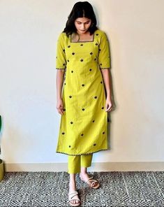 Simple Daily Wear Kurti, Cotton Kurti Stitching Designs, Office Kurti Designs, Woman Kurtis Design Latest, Neck Ideas For Kurti, Kurta Ideas For Women, Kurti Styles Latest, Kurta Patterns Latest For Women, Cotton Kurti Designs Latest Fashion