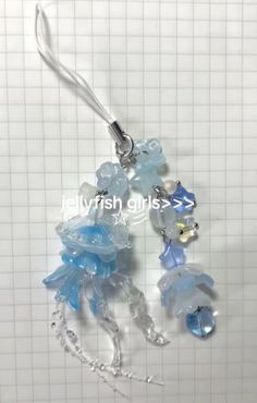 Jellyfish Keychain, Anting Manik, Bead Charms Diy, Cute Keychain, Cute Charms, Beaded Accessories, Diy Charms