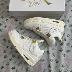 Air Jordan 4 Retro Metallic Gold White Sneakers Us Women's 8 Unisex Sports Shoes Eu 39 (Men's 6.5 Or Women's 8) With Box Jordan 4 Retro Metallic, White And Gold Sneakers, Styling Jordans, Jordan 4’s, Pretty Sneakers, Jordan Retro 4, Jordan 4s, Trendy Shoes Sneakers, White Jordans