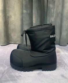 Alaska Boots, Mens Leather Accessories, Men Footwear, Style Winter, Fashion Wishlist, Leather Accessories, Fitness Inspo, Cute Shoes