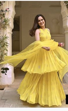 Haldi Dress Ideas For Sisters, Dress For Haldi Function, Haldi Dress Ideas, Heavy Kurti, Wedding Wear Pakistani, Diwali Wear, Designer Sharara, Haldi Ceremony Outfit, Haldi Dress