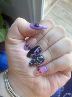 Nails For Olivia Rodrigo Concert, Simple Olivia Rodrigo Nails, Guts Inspired Nails, Purple Nails Olivia Rodrigo, Olivia Rodrigo Nails Inspired Guts, Guts Tour Nail Ideas, Oliva Rodrigo Nails, Guts Olivia Rodrigo Nails, Olivia Rodrigo Outfits Guts Ideas