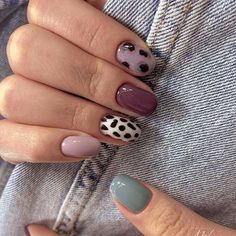 Short Nails 2023 Trends Autumn, Aesthetic Nailart Ideas, Autumn 2022 Nail Trends, Aesthetic Spring Nails Short, Nail Art Autumn 2022, Trending Nails Spring 2024, Short Nails Autumn 2023, Nail 2023 Autumn, Short Autumn Nails 2023 Trends