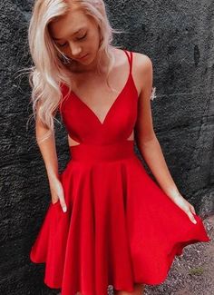 Spaghetti Straps Red Short Prom Dresses on Storenvy Simple Prom Dress Short, Gaun Koktail, Short Red Prom Dresses, Homecoming Dress Short, Dresses Short Prom, Dress With Corset, Cute Homecoming Dresses, Red Homecoming Dresses, Short Homecoming Dresses