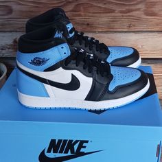 Jordan 1 High Retro Unc Brand New Og Everything Comes With Blue Extra Laces Size 10 Womens Shoes Retail For $225 Custom Jordan Shoes, Flight Shoes, Custom Jordan, Creative Bookcases, Air Jordan 1 Women, Shoes Jordan 1, Jordan 4 Black, Custom Jordans, Pretty Sneakers