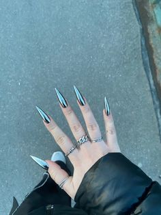 Sharp Acrylic Nails, Goth Stiletto Nails, Romantic Nail Art, Long Stiletto Nails, Nails Chrome, Pointy Nails, Hilarious Tweets