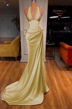 Robe de bal sirène à col en V et licou Daisda élégante Corset Green Dress, Silk Gold Dress, Long Gold Dress, Gold Halter Dress, Prom Dresses Flowy, Halter Neck Prom Dress, Prom Long Dresses, Prom Dress Elegant, Glam Dress