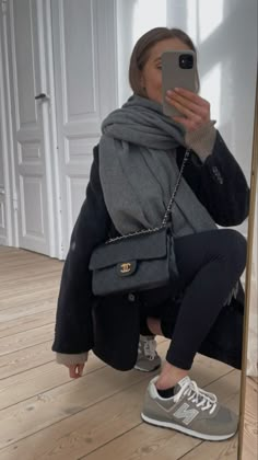 Minimalist Winter Outfit, Outfit Fall, Fashion Mistakes, Winter 2022, Mode Inspo, 가을 패션, Autumn Outfit, Black Crossbody, Outfit Inspo Fall