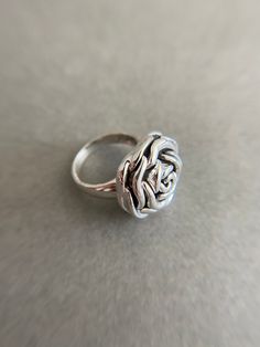 Sterling Silver Rose Rings Type A - Sterling Silver ★ Quantity : One Ring ★ Color : Silver ★ Material : Sterling Silver ★ Ring Size : 6 / 7 / 8 / 9 / 10 ★ Band Size : about 4mm wide and 1mm thick ★ Rose Size : 20mm ★ Comes in a jewelry box. If you need extra boxes for gifting....just let us know! Adjustable Rose Design Flower Ring, Adjustable Rose Flower Ring, Silver Promise Ring With Roses Detail, Silver Rings With Rose Design, Adjustable Rose Design Ring, Rose Rings, Rose Ring, Ring Color, One Ring