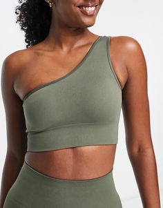 Crop tops par Love & Other Things Pour l'exercice Coupe sans coutures pour réduire les frottements Encolure asymétrique Coupe asymétrique Coupe moulante High Stretch Green Top With Built-in Bra, Green High Stretch Top With Built-in Bra, One-shoulder Stretch Crop Top, Solid One Shoulder High Stretch Tops, Green Sleeveless Seamless Top, Stretch One-shoulder Crop Top, Stretch One Shoulder Top With Built-in Bra, Seamless One-shoulder Fitted Top, Seamless Fitted One-shoulder Top