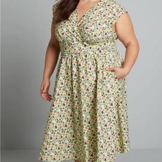 Bought As A Final Sale But It’s Too Small. It’s A Size L But Fits Like A Medium. It’s Adorable And Has A Vintage Vibe. Cute Fabric. 41” Length 31” Waist Approx 31” See Pic 36” Pit To Pit. This Is Approx Because Some Of The Bust Can’t Lay Flat. See Pic Vintage Dress Modcloth, Music Note Dress, Modcloth Vintage, Floral Mesh Dress, Halter Dress Summer, Cute Fabric, Mod Cloth Dresses, Modcloth Dresses, Wrap Midi Dress