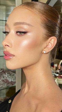 Gala Makeup Looks, Jawline Goals, Coral Drawing, Eyeshadow Singles, Ball Makeup, Prom Eye Makeup, Buy Makeup, Formal Makeup, Dewy Makeup