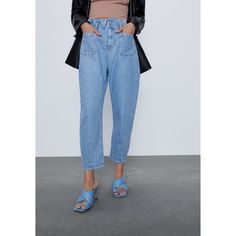 Nwt Zara Blue High Rise Mom Jeans Super Cute And Trendy Light Blue Mom Jeans. High Waist, Tapered Leg. Front Pockets. New With Tags Size 0 B25 Baggy Paperbag Jeans, Paperbag Jeans, Paperbag Hose, Jeans Trend, Blue Mom Jeans, Moda Jeans, High Street Fashion, Outfit Jeans, High Rise Mom Jeans