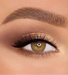 #makeup #maquillage #eye #yeux #smoky #golden #doré Makeup Looks Gold Eyes, Golden Look Make Up, Make Up Looks Gold, Natural Gold Eyeshadow Looks, Gold Makeup Looks For Wedding, Gold Eye Shadow Makeup, Evening Make Up For Green Eyes, Gold Makeup For Green Eyes, Makeup Ideas Gold Eyeshadow