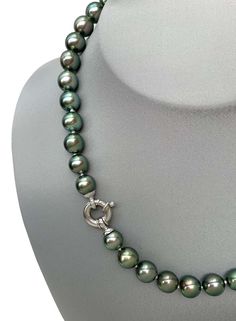 Luxury Green Pearl Necklace, Formal Green Pearl Necklaces, Formal Green Pearl Necklace, Green Pearl Necklace For Formal Occasions, Elegant Green Single Strand Pearl Necklace, Formal Green Pearl Necklace With Round Beads, Single Strand Green Pearl Necklace, Green Single Strand Pearl Necklace, Green Single Strand Pearl Necklace With Round Beads