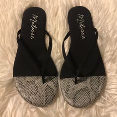 Cute Minimalist Sandal With Thin Straps And Padded Footbed Very Light Good For Packing Light For A Vacation . Black/ Snake Print Man Made Brand New Printed Flip Flops, Matisse Shoes, Beach Flip Flops, Black Snake, Packing Light, Beach Sandals, Snake Print, Flip Flop, Womens Flip Flop