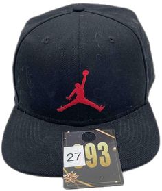 China Fashion, Snapback Hat, Exclusive Collection, Snapback Hats, Basketball Shoes, Baseball Cap, Air Jordans, Jordan, Vintage Fashion