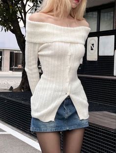 Aesthetic
Korean cloth
Korean idol
Luxury 
Aesthetic outfit Low Rise Skirt Outfit, Model Off Duty Outfits, Bella Hadid Outfits, Emma Chamberlain, Night Out Outfit, 가을 패션, Style Outfits, Fashion Killa, Outfits Casuales