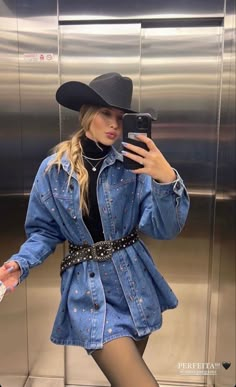 Country Concert Outfits, Outfit Botas, Western Wear Outfits, Looks Country, Western Style Outfits, Rodeo Outfits, Western Outfits Women, Cowboy Outfits