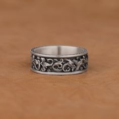 925 Sterling Silver Ivy Engraved Mens Wedding Band, Handmade Oxidized Engagement Ring for Couples, Victorian Motif Elegant Promise Ring Made of 925 silver and handcrafted by hand, this ring is not only an accessory piece that complements your daily elegance, but also has details that will reflect your character and style. It is also a great gift to give to your loved ones on their special days. At SavisSilver, we always give importance to the satisfaction of our customers, we recommend you to re Ornate Carved Engraved Ring For Anniversary, Heirloom Silver Engraved Bands, Heirloom Style Engraved Silver Bands, Heirloom Engraved Silver Bands, Vintage Oxidized Engraved Ring For Anniversary, Classic Silver Etched Bands, Vintage Engraved Ring With Oxidized Finish For Anniversary, Ornate Promise Ring, Vintage Silver Decorative Band