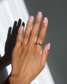 Nail Inspo 2024 Summer Opal Ophelia Milky Nails, Nagellack Trends, Nail Color Trends, Spring Nail Trends, Nagel Tips, Easy Nails, Spring Nail Colors, Dark Nails, Popular Nails