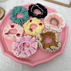 Exquisite handmade crochet hair tie with floral design, perfect for any elegant hairstyle. Ideal for parties and other special occasions. A beautiful and timeless accessory for girls and kids. Crochet Hair Tie, Design Hairstyle, Elegant Hairstyle, Accessories Elegant, Flora Design, Crochet Hair, Timeless Accessories, Elegant Hairstyles, Elegant Accessories