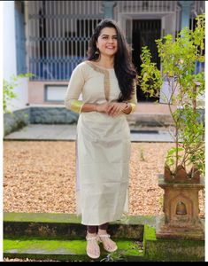 Kerala Style Churidar Designs, Mathuramvepu Dress, Onam Dress Ideas Kurti, Onam Kurta For Women, Onam Outfits Ideas Churidar, Kerala Traditional Dress For Women