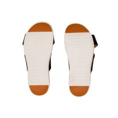 Easy-breezy women’s supportive slide sandal. Step into comfort with this slide sandal. Roomy straps offer leeway for bunions and wider feet—while a supportive footbed and relaxed style make BREEZE your new go-to. | Freedom For Your Toes: Comfy leather straps offer leeway for your bunions, and give you a secure fit without anything between your toes. Easy Slide-On Design: An open-back design makes this slide sandal equally perfect for short trips to the mailbox or long days on your feet. Effortle Kuru Shoes, Womens Slides Sandals, Heel Pain, Wide Shoes, Pool Days, Womens Slides, Easy Breezy, Relaxed Style, Arch Support