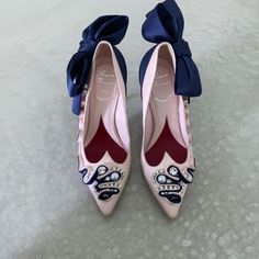 Roger Vivier Viv Couture Embellished Satin Pumps. Excellent Condition. European Size 35 Designer Embellished Low Heel Heels, Designer Embellished Low Heels, Hand Embellished Elegant Heels, Elegant Hand-embellished Heels, Chic Embellished Heels, Vivier Shoes, Roger Vivier Shoes, Fancy Shoes, Satin Pumps