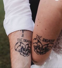 Skulls Couple Tattoo, Husband And Wife Spooky Tattoos, Couples Tattoos American Traditional, Skeleton Tattoo Couple, Skull Tattoos Matching, Matching Tattoos Him And Her, Tattoos For Your Lover, Couple Tattoo Traditional, Matching Skeleton Tattoos For Couples