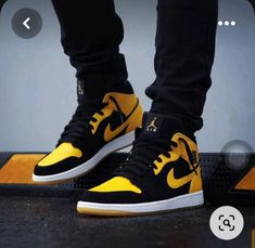 Sepatu Air Jordan, Sneakers Outfit Men, Sneaker Nike, Jeezy, Yellow Sneakers, Jordan Shoes Girls, All Nike Shoes, Shoes Sneakers Jordans, Nike Jordan Retro