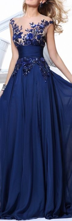 Seminar? Gorgeous Gowns, Prom Party Dresses, Mode Inspiration, Beautiful Gowns, Formal Gowns, Fancy Dresses, Dream Dress, Blue Dress, Gorgeous Dresses