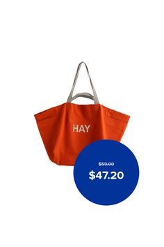 HAY's Weekend bag is a carefree companion for summery trips to the beach or a grocery haul. The large canvas tote has a clever pocket on each end for keeping smaller items within reach. Two sets of handles in different lengths make the Weekend bag easy to carry: let it hang on your shoulder or just grab it and go. Perfected with HAY’s logo, the cotton bag is also perfect for organizing – use it as a laundry bag or as storage for kids' toys, for example. Cotton Beach Bag With Pockets For Everyday Use, Weekend Cotton Bag With Pockets, Weekend Cotton Bags With Pockets, Cotton Beach Bag With Pockets For Travel, Cotton Beach Bag With Pockets, Cotton Weekend Bag With Pockets, Summer Cotton Shoulder Bag With Pockets, Summer Canvas Bag With Pockets For Shopping, Summer Weekend Cotton Beach Bag