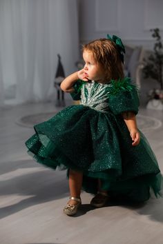 Green Dress, Christmas Dress, Photoshoot Gown, Baby Girl Dress, Tutu Hi Lo Dress, Sparkling Dress, Graduation Dress, Birthday Dress, Toddler Dress, Special Occasion, Feathers Sleeve, Flower Girl Dress, Glitter Dress, First Birthday Dress Luxury baby girl dress have very original fashionable design will be perfect for any celebration....birthday, wedding, parties, Christmas, photography, Valentine's Day, dance, evening, flower girl  dress, ball gown, festivals wear, dance, dress-up, fairy & princ Green Christmas Photoshoot, Photoshoot Gown, Fairy Princess Costume, Sparkling Dress, Baby Birthday Dress, Prom Birthday, Dress Glitter, Dress Photoshoot, First Birthday Dresses